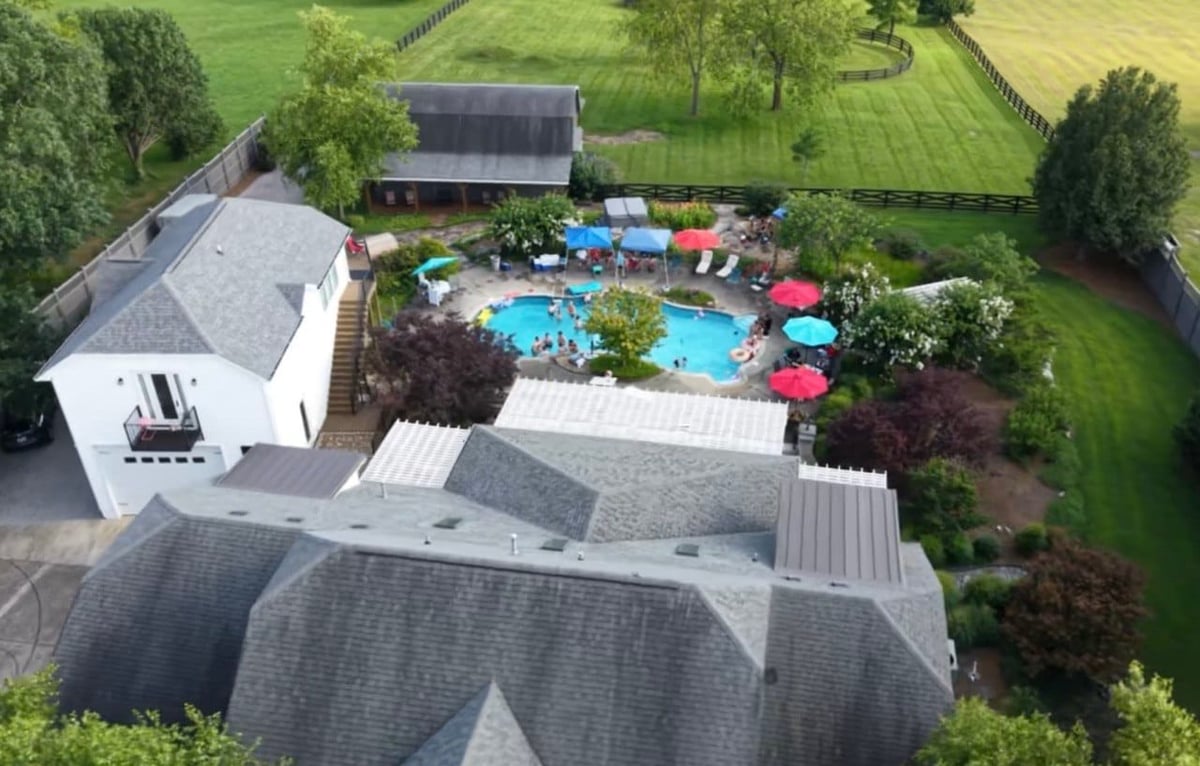 Southview Loft — aerial view of estate