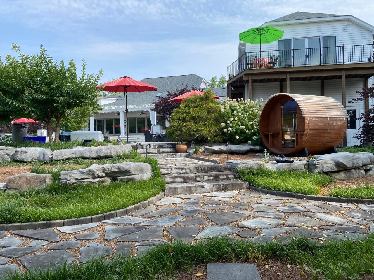 Southview Loft — stone pathways and sauna